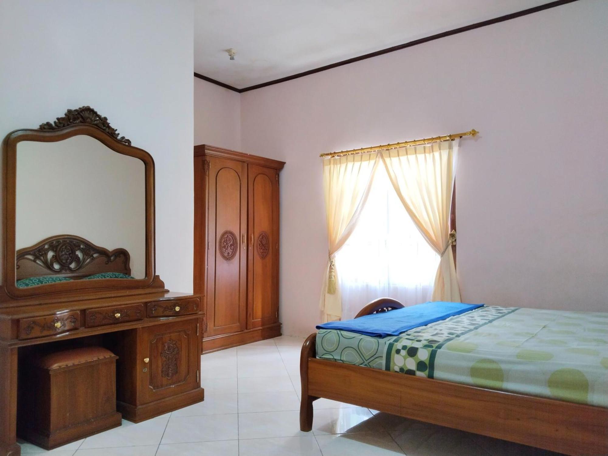 Villa Yustisia Curug 7 Cilember Cisarua Exterior photo