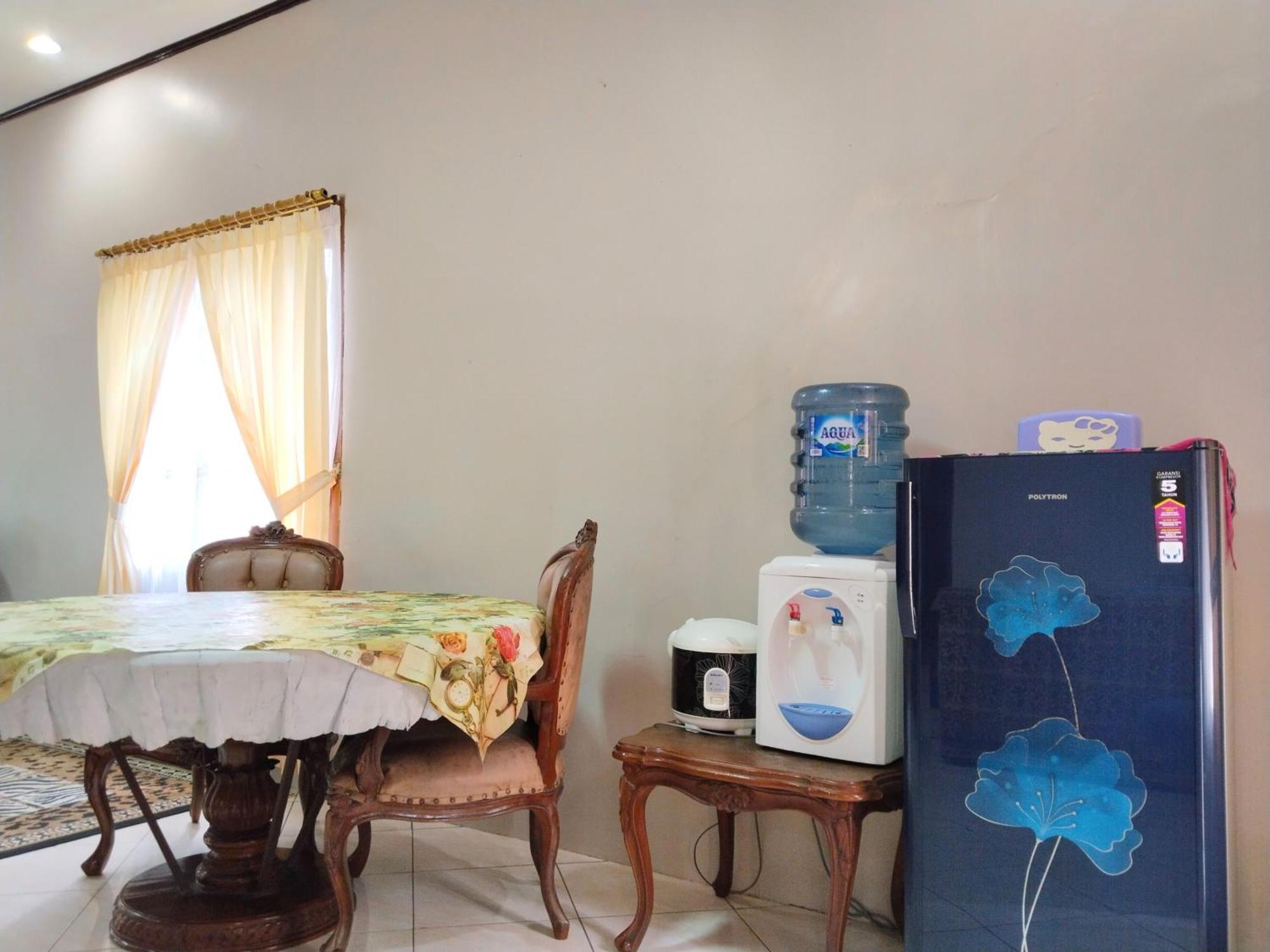 Villa Yustisia Curug 7 Cilember Cisarua Exterior photo
