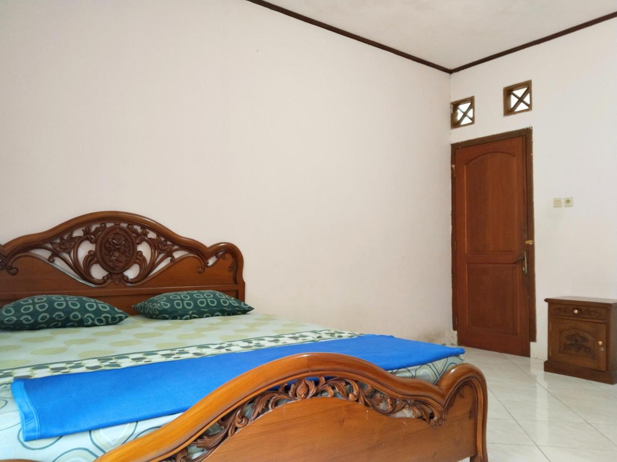 Villa Yustisia Curug 7 Cilember Cisarua Exterior photo