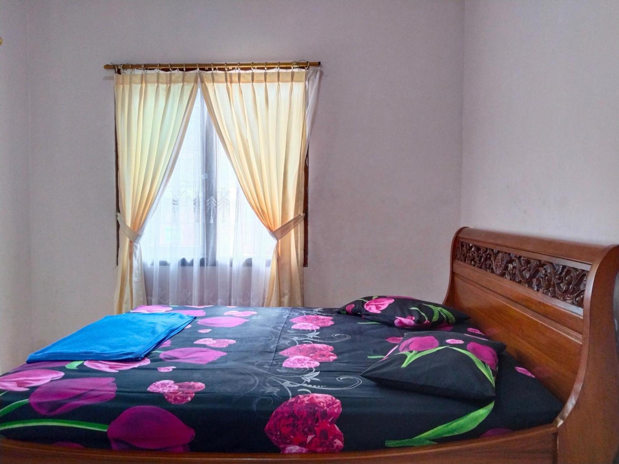 Villa Yustisia Curug 7 Cilember Cisarua Exterior photo