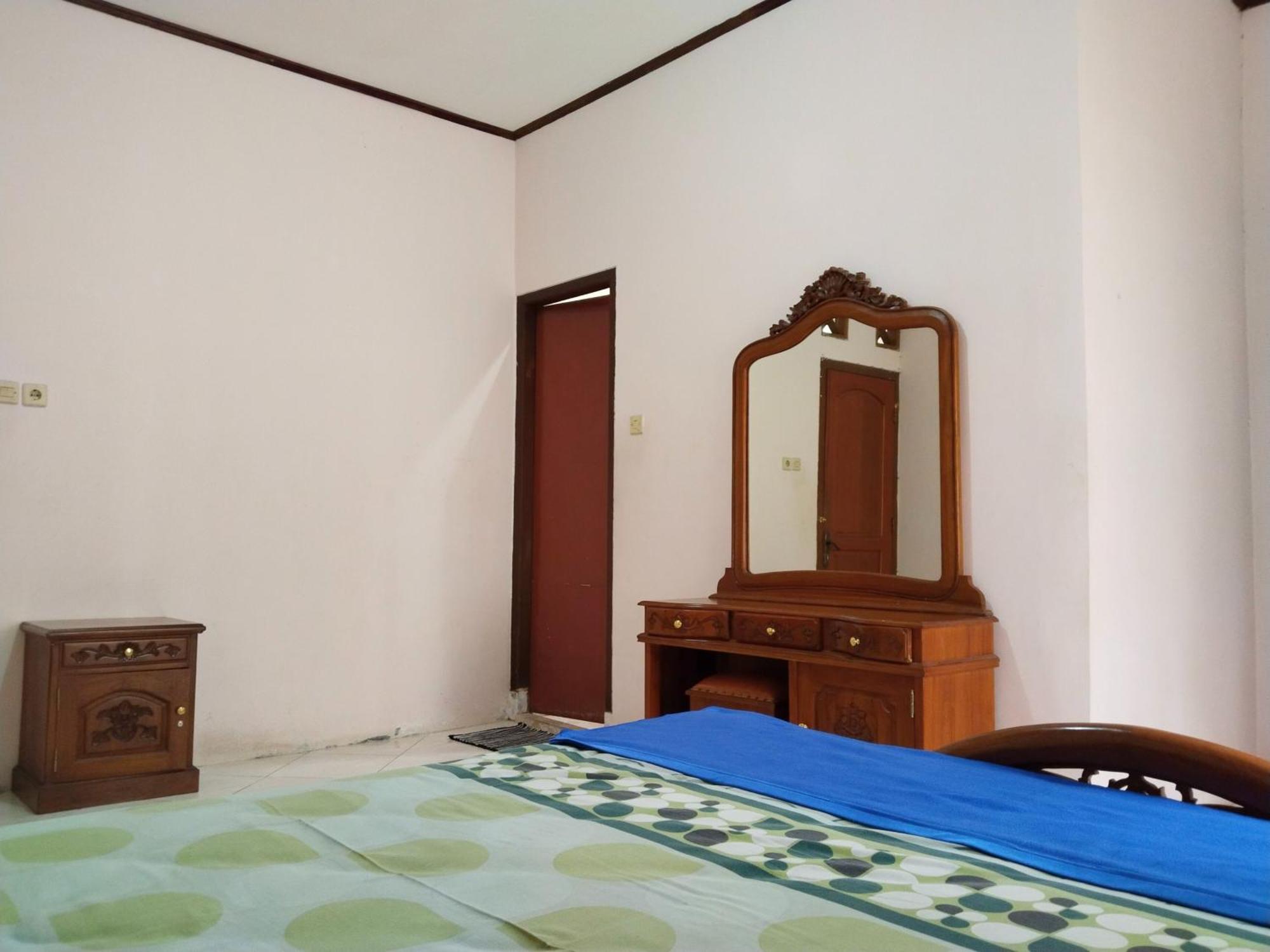 Villa Yustisia Curug 7 Cilember Cisarua Exterior photo