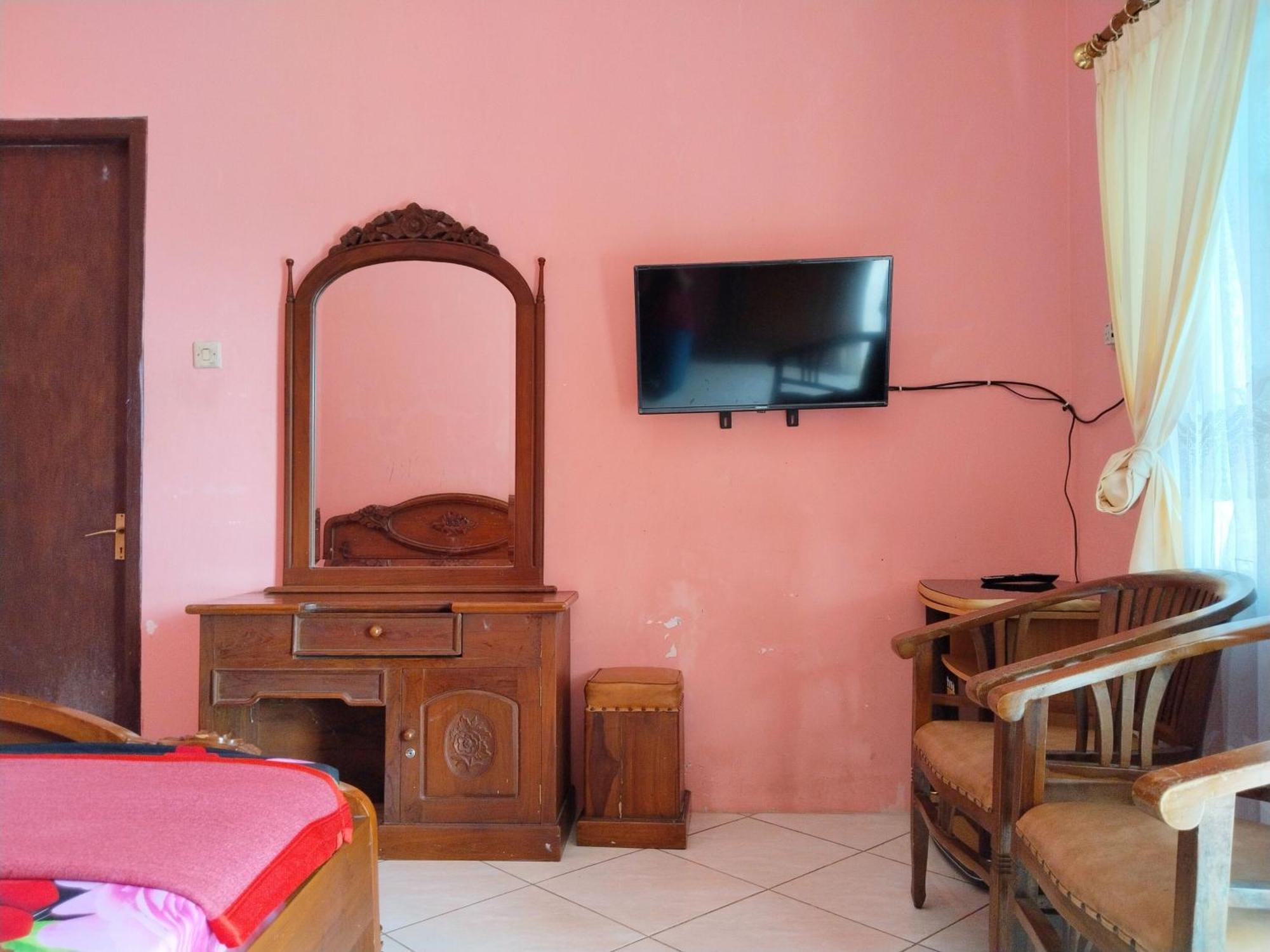 Villa Yustisia Curug 7 Cilember Cisarua Exterior photo
